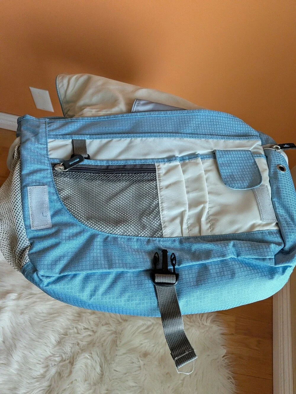 NEW High Sierra Light Blue and Gray Messenger Crossbody Bag